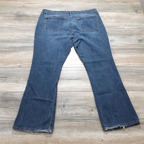 Old Navy Diva Womens Jeans Size 16 Boot Cut Stretch Denim Blue Casual Casual - Picture 8 of 12